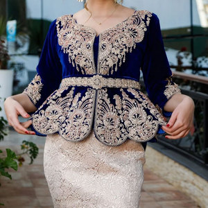 Veste de mariée en velours pour femme, style Karakou algérien, avec garniture à motifs traditionnels et broderie complexe. - Product Image 1