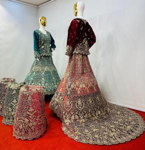 Full Heavy Work Velvet Lehenga avec Crop Trail Cut & Sparkling Jarkan Stones 2025 Designer Bridal Must-Have - Product Image 2