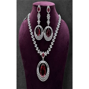 Magnifique ensemble collier et boucles d'oreilles en cristal plaqué argent, strass taille ovale, motif floral, bijoux de mariage pour femme - Product Image 1