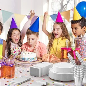 50 Set di Stoviglie Monouso in Plastica Piatta Circolare Argento con Logo Personalizzato, Inclusi Piatti, Bicchieri, Coltelli, Forchette, Tovaglioli e Cannucce - Product Image 5