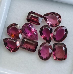 Lote de 10 Gemas de Rubí Rosa Natural, Corte Ovalado, Forma Mixta, Facetadas, para Diseñadores de Joyas y Manualidades - Product Image 3
