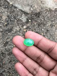 พลอยคริสโซเพรสธรรมชาติคุณภาพสูงทรงรีสีเขียวอ่อน ขัดเงา รูปทรงคาโบชอง สำหรับบำบัดรักษา - Product Image 2