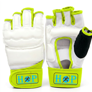 Guantes Ligeros de Taekwondo, Equipo de Protección para Manos con Tela Transpirable y Acolchado Absorbente de Impactos para Entrenamiento de Artes Marciales - Product Image 3