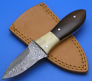Cuchillo para Ostras de Acero de Damasco Hecho a Mano, Ecológico y Personalizable, Premium, con Mango de Madera Pakka, para Amantes, 2025, Viene con Funda de Cuero - Product Image 3