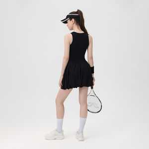 Robe de tennis personnalisée pour femme, respirante, coupe ajustée, idéale pour le golf, la course, le badminton, les activités sportives et les activités de plein air - Product Image 3