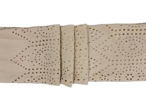 Tissu brodé blanc en jersey/coton avec motif broderie ajourée feuille médaillon, matière douce et extensible pour robes – Meilleure vente - Product Image 4