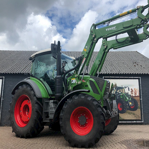 Tracteur Fendt offrant des performances puissantes sur le terrain, des composants durables, une traction 4x4, des commandes confortables et une efficacité optimale. - Product Image 4