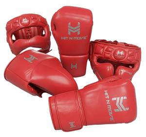 Pack de boxe exclusif Hit N Move, comprenant des gants de boxe ergonomiques, une protection de la tête absorbant les chocs et une protection inguinale athlétique. - Product Image 3