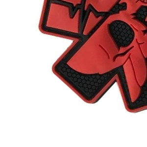 Patch en caoutchouc PVC de haute qualité, patch logo 3D personnalisé pour vêtements, vestes, sacs, chaussures, solution de marquage durable et souple - Product Image 3