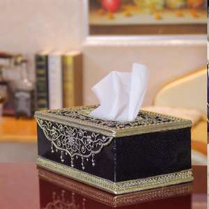 Elegante caja de pañuelos de metal con brillo negro y filigrana plateada para una decoración del hogar coordinada, disponible a precios de mayorista. - Product Image 1