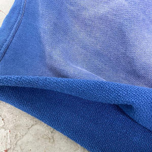 Pantalones Cortos de Algodón Personalizados con Lavado Ácido, Parches Bordados, Dobladillo sin Rematar, Corte Desgastado y Efecto Descolorido por el Sol para Hombre - Product Image 6