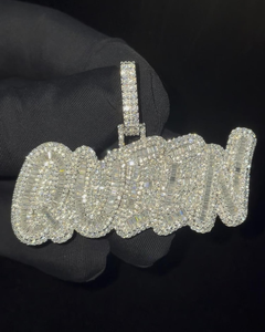 จี้เพชรโมอิสซาไนต์ VVS สั่งทำตัวอักษรได้ เงินแท้ 925 สไตล์ฮิปฮอปสุดหรู ประดับเพชรแบบ Iced Jewelry รับรองโดย GCI & IDGL พร้อมจี้ตัวอักษร - Product Image 1