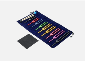 Juego de diapasones de chakra codificados por colores, aleación de aluminio para meditación y sanación con sonido. - Product Image 4