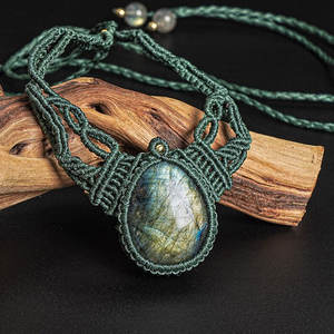 Collier en macramé vert fait main, design papillon, pendentif perle, chaîne en cuivre réglable, bijoux bohèmes en pierres précieuses, vente en gros - Product Image 1