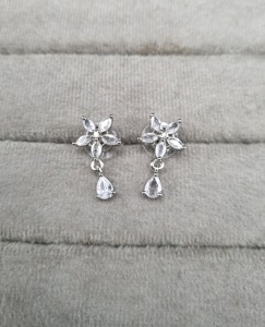 Floral Centerpiece With Hanging Pear Shape Drops American Diamond Jewelry <b>Set</b> And Earrings Ethnic Reception Party <b>Jewellery</b> <b>Sets</b> - Product Image 4