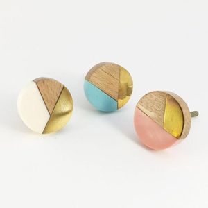 Presse-papiers rond en résine époxy écologique avec motif d'anneaux d'arbre, design artistique pour la décoration intérieure et la création artisanale - Product Image 4