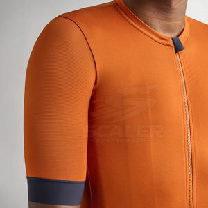 Maillot de cyclisme personnalisé haute performance en tissu respirant pour les professionnels, avec un design confortable et ajusté. - Product Image 6