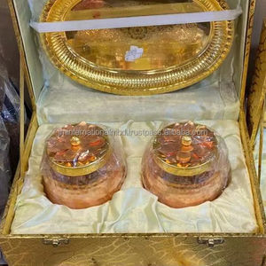 Paquete de Regalo Tradicional Bohemio con Bandeja y Jarra Doradas para Diwali - Product Image 1