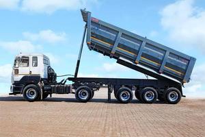 Remorques de camions commerciaux à benne basculante hydraulique robuste au meilleur prix pour la manutention de matériaux industriels, les déchets, les marchandises et les usages utilitaires - Product Image 6