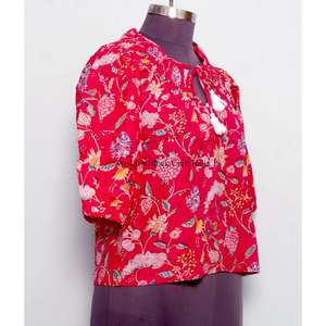 เสื้อครอปสไตล์อินเดียวินเทจสำหรับฤดูร้อน ผ้าฝ้าย 100% พิมพ์ลายดอกไม้ดิจิทัล คอกลม แขนพอง เป็นมิตรกับสิ่งแวดล้อม ระบายอากาศได้ดี สำหรับผู้หญิง - Product Image 4