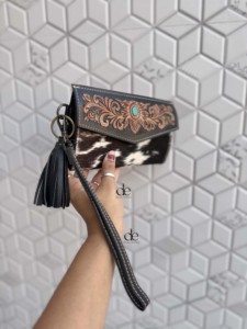Pochette en cuir bohème, portefeuille sculpté à la main, pochette de créateur élégante pour femme, pochette de tous les jours - Product Image 2