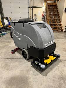 Ciseaux à cheveux Top Demandés Nouveaux 28' Edge Orbital Walk-Behind Scrubber T-o-m-C-a-t Ma-gn-u-m - Product Image 2