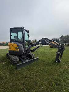 Mini-excavatrice John Deeree, moteur 30KW, pompe, boîte de vitesses, faible consommation de carburant, 5500KG, 2001-4000 heures - Product Image 3