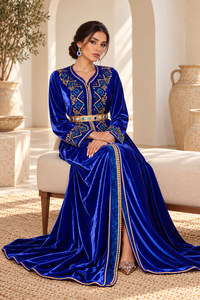 Vestido Caftán Marroquí de Terciopelo Azul Rey Mishkat Couture, Cuello en V, Elegante, Maxi, Manga Larga, con Cinturón, para Fiesta - Product Image 5