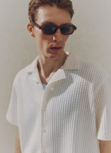 Camisa informal de manga corta con diseño de gofres y hombros caídos para hombre OEM personalizada de alta calidad - Product Image 3