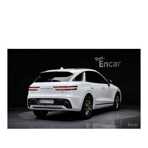 Genesis GV70 2.5T AWD Essence SUV 2024 avec 11 843 km, Boîte de vitesses automatique, Sièges en cuir, Caméra de recul, Volant à gauche - Product Image 2