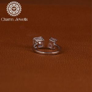 แหวนมอสซาไนต์ทรงแอสเชอร์สำหรับผู้หญิงจาก Charm_Jewells ตัวเรือนเงินแท้ 925 ประดับแบบหนามเตย ดีไซน์เรียบง่ายรูปทรงเรขาคณิต - Product Image 4