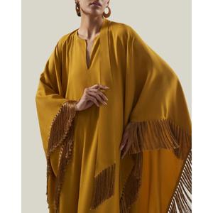 Cape Maxi Jaune Moutarde de Qualité Supérieure avec Bordure à Pompons, Col en V, Manches Longues, en Laine, Silhouette Droite, Idéale Toutes Saisons - Product Image 4