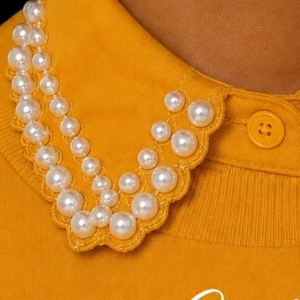 Sudadera Personalizada de Invierno con Estampado Sigma Gamma Rho y Cuello Dorado con Perlas para Mujer, Elegante Sudadera de Cuello Redondo con Diseño Griego, Informal y a la Moda - Product Image 4