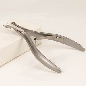 Coupe-ongles professionnel de qualité salon avec poignée antidérapante, outil en acier inoxydable durable pour les soins des ongles des doigts et des orteils - Product Image 3