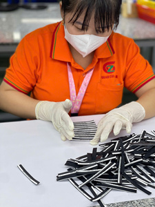 Patch d'empreinte en silicone personnalisé | Étiquette en caoutchouc durable pour chapeaux-Prix d'usine directs du fabricant du Vietnam - Product Image 6