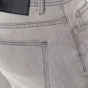 Shorts en jean modernes pour hommes avec tissu doux et confortable offrant une coupe décontractée pour un usage quotidien, offrant respirabilité et confort - Product Image 4
