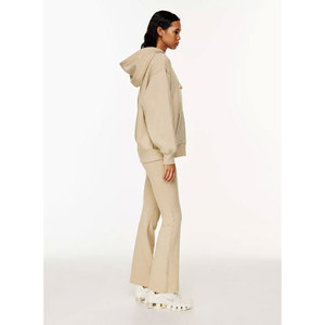 Wholesale Custom Women Pullover Tracksuit Set Custom Streetwear Fashion Outdoor Jogging Pullover <b>Hoodie</b> and Sweatpants Set - Product Image 3