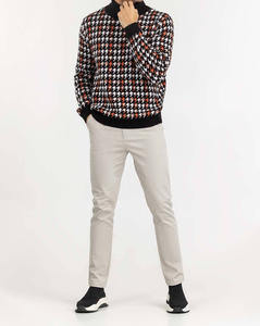 Pull tricoté pour homme à col rond et manches longues, motif vintage coloré, design original et audacieux - Product Image 2