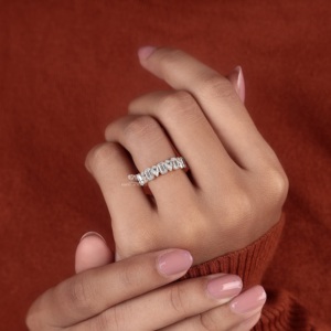 Anillo de media eternidad con diamantes cultivados en laboratorio en forma de pera y baguette, en oro amarillo de 10K, 14K o 18K, para mujer, joyería hecha a mano. - Product Image 5