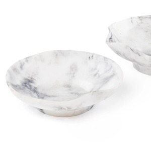 Signature Luxe Resin Serving Bowl with Stand Tray and Decorative Saucers for Upscale Dining and <b>Eid</b> <b>Gifting</b> - Product Image 6