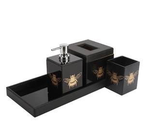 Juego de Accesorios de Baño de Lujo de 4 Piezas en Cuero Negro Ecológico con Estampado de Abejas y Bandeja - Product Image 5