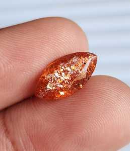 Magnifiques pierres précieuses naturelles de qualité AAA+ en pierre de soleil, en forme de confettis, pour la création de bijoux, à prix de gros, toutes formes et tailles disponibles. - Product Image 1