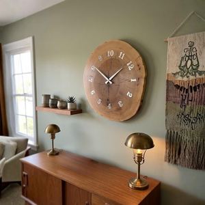 Reloj de Madera Hecho a Mano con Corteza de Árbol, Decoración Rústica de Pared Estilo Granja - Product Image 3