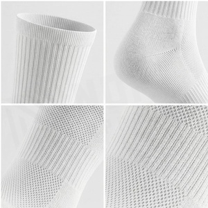 Chaussettes de course respirantes NORTH Crew Socks blanches pour adultes, saison estivale - Product Image 2