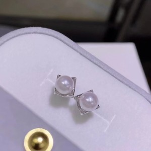 Boucles d'oreilles en argent pur S925 avec perle d'eau douce pour femmes, style simple, niche haut de gamme, perle ronde, lumière naturelle intense - Product Image 1