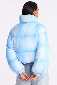 Chaqueta Acolchada Premium para Mujer, Diseño Personalizado, Resistente al Viento, Cierre de Cremallera, Bolsillos Laterales - Product Image 3