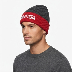 Gorro de Punto Personalizado en Gris Carbón y Rojo, Gorro de Invierno Cálido con Puño y Logotipo Bordado - Product Image 5