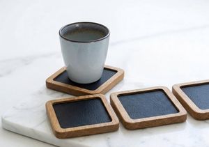 Posavasos Cuadrados Modernos de Madera TIMELESS CRAFT con Inserto de Cuero Negro, Resistentes al Calor y Ecológicos, para Proteger Tazas de Té y Café - Product Image 4