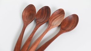 Cuchara de Sopa Mini de Madera 100% de Alta Calidad para Bebés, Segura para Uso con Alimentos, Pulida y con Puntas Suaves - Product Image 3