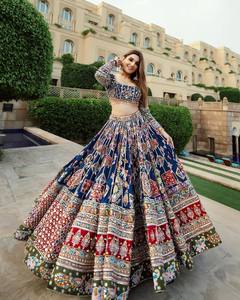 Lehenga Choli para Mujer, Diseño Navratri, Estampado Digital, Adorno de Espejos, Encaje Gota Patti, Largo hasta el Suelo, Traje de Fiesta con Dupatta - Product Image 1
